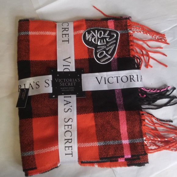 NWT Victoria's Secret Winter Angel Collection Signature plaid  with heart - Picture 6 of 13